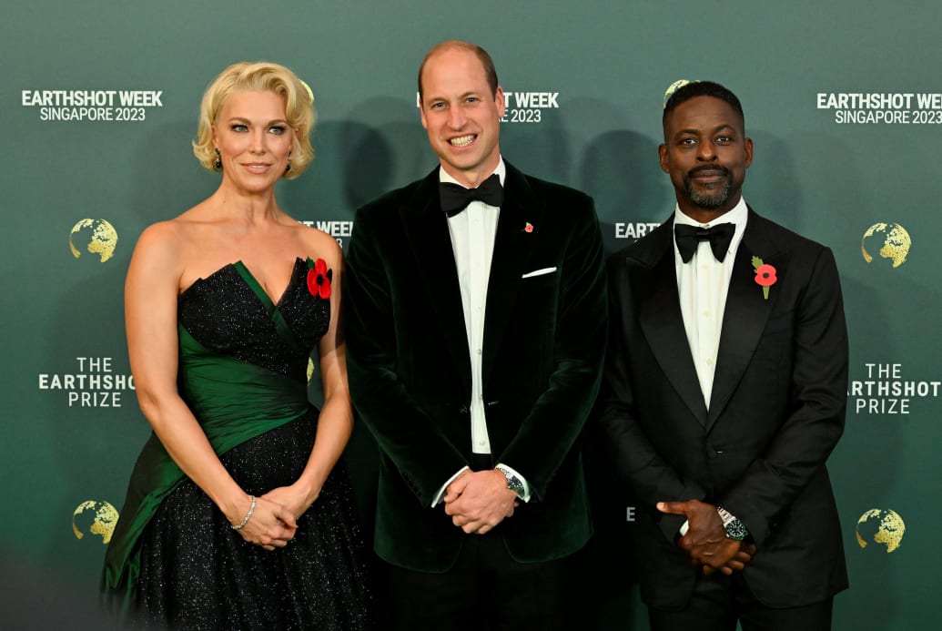 Britain's Prince William, actress Hannah Waddingham and actor Sterling K. Brown pose for a picture on the green carpet for the Earthshot Prize Awards in Singapore November 7, 2023.