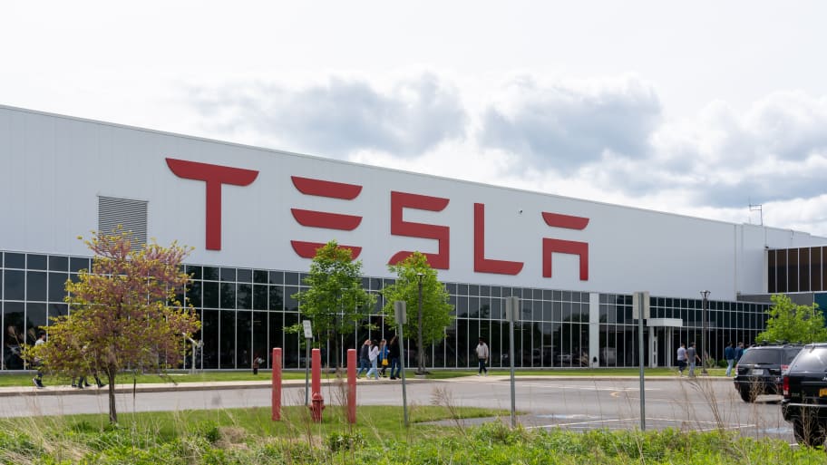 Elon Musk's solar panel Tesla factory in Buffalo, New York was a "bad deal" for the state, according to some lawmakers.
