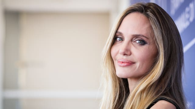 Angelina Jolie attends a photocall for the movie Maria