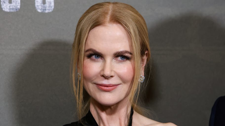 Nicole Kidman Breaks Her Silence on That Viral Miniskirt Cover for ...