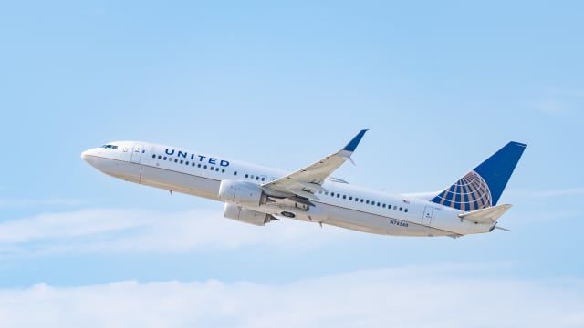 A United Airlines Boeing 737-800 takes off.