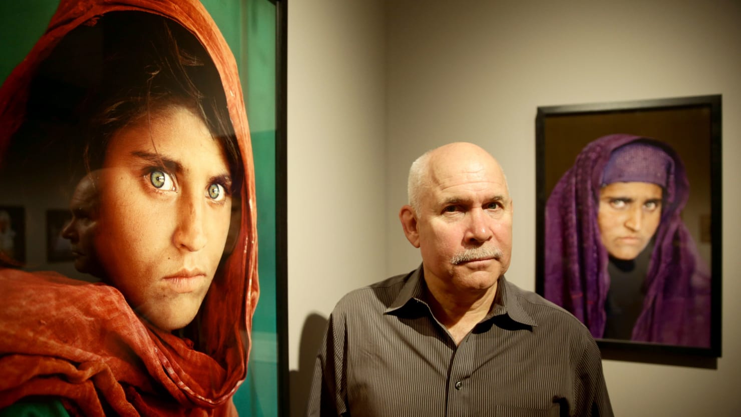 Sharbat Gulla ‘afghan Girl Of Famed National Geographic Photo Evacuated To Italy 2410