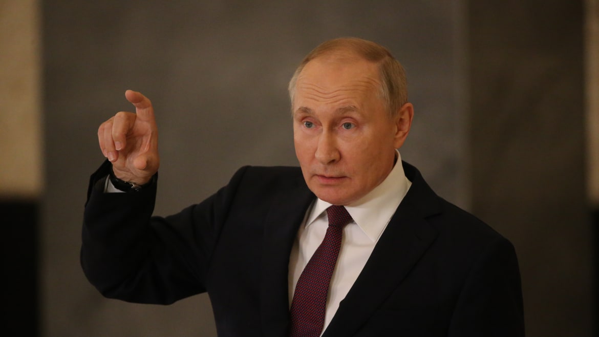 ‘Final Crushing Blow’: Putin’s Men Scramble Over Feared Crimea Blitz