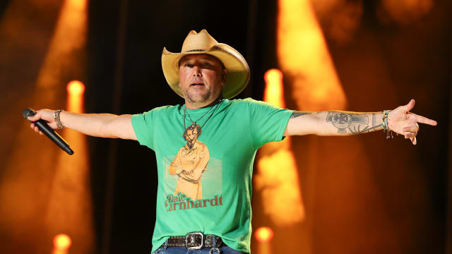Jason Aldean receives praise from right-wingers over song that criticized for being pro-lynching