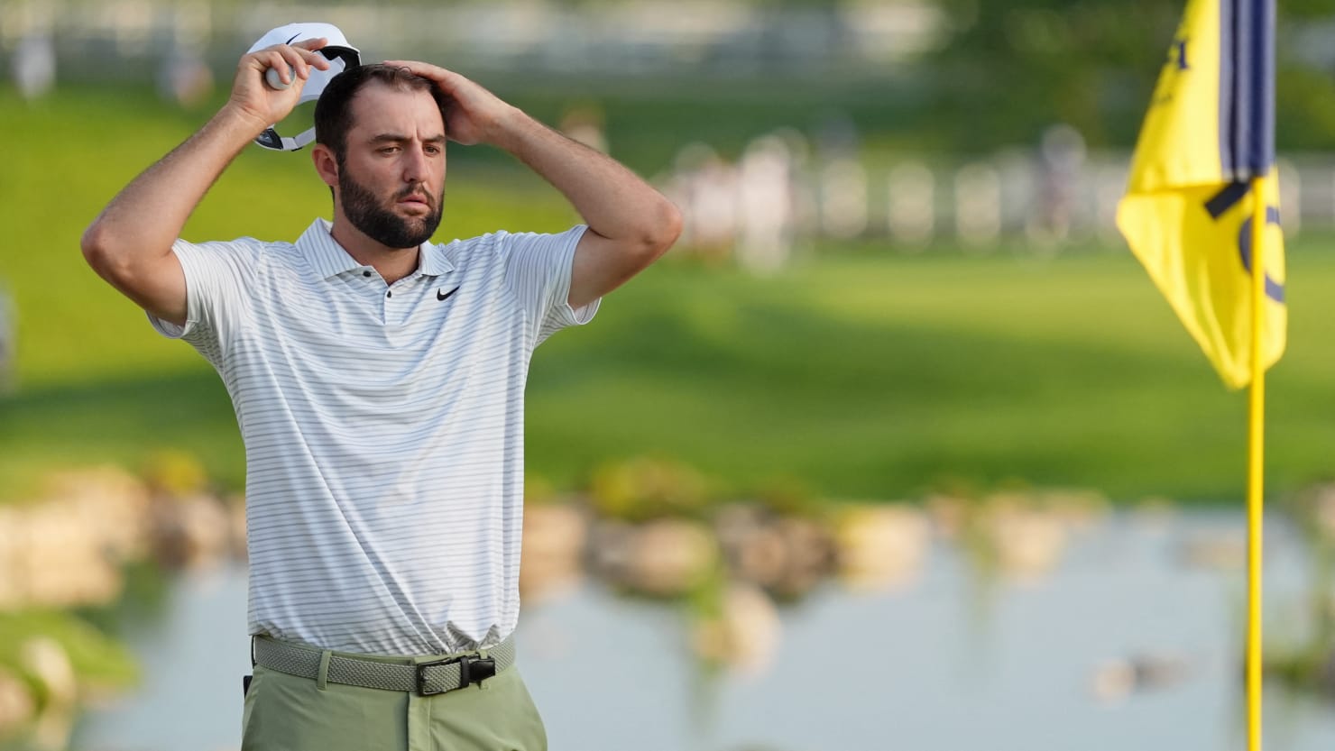Le golfeur n°1 mondial arrêté en dehors du championnat de la PGA