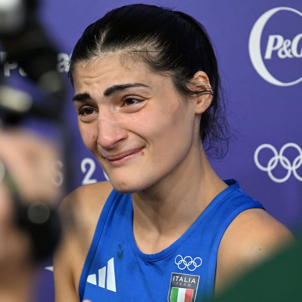 Angela Carini crying following her forfiet.