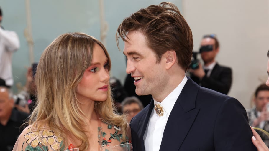 Suki Waterhouse and Robert Pattinson pose at the Met Gala in May 2023.