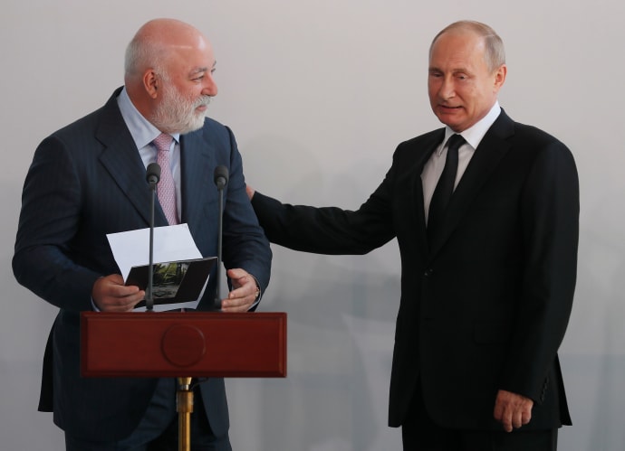 Viktor Vekselberg and Vladimir Putin