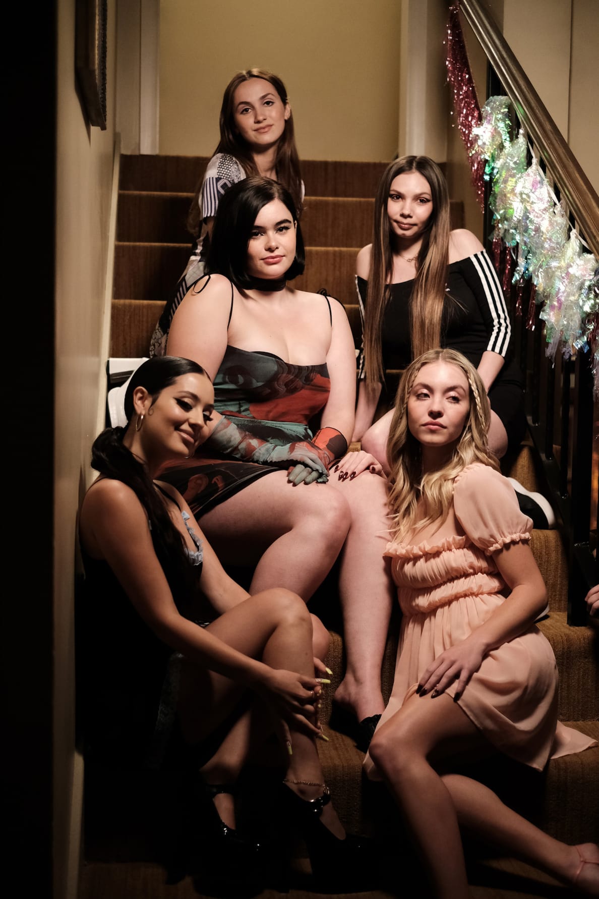 Euphoria's Sydney Sweeney and Maude Apatow Were 'Crying Laughing' While  Shooting Finale Fight