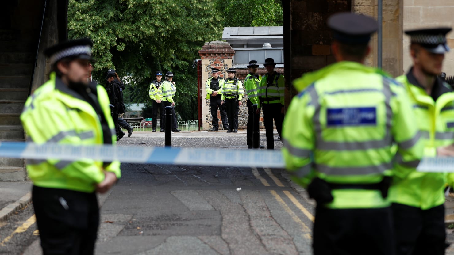 Нападение великобритании. Полиция Великобритании. Великобритания нападение фото.