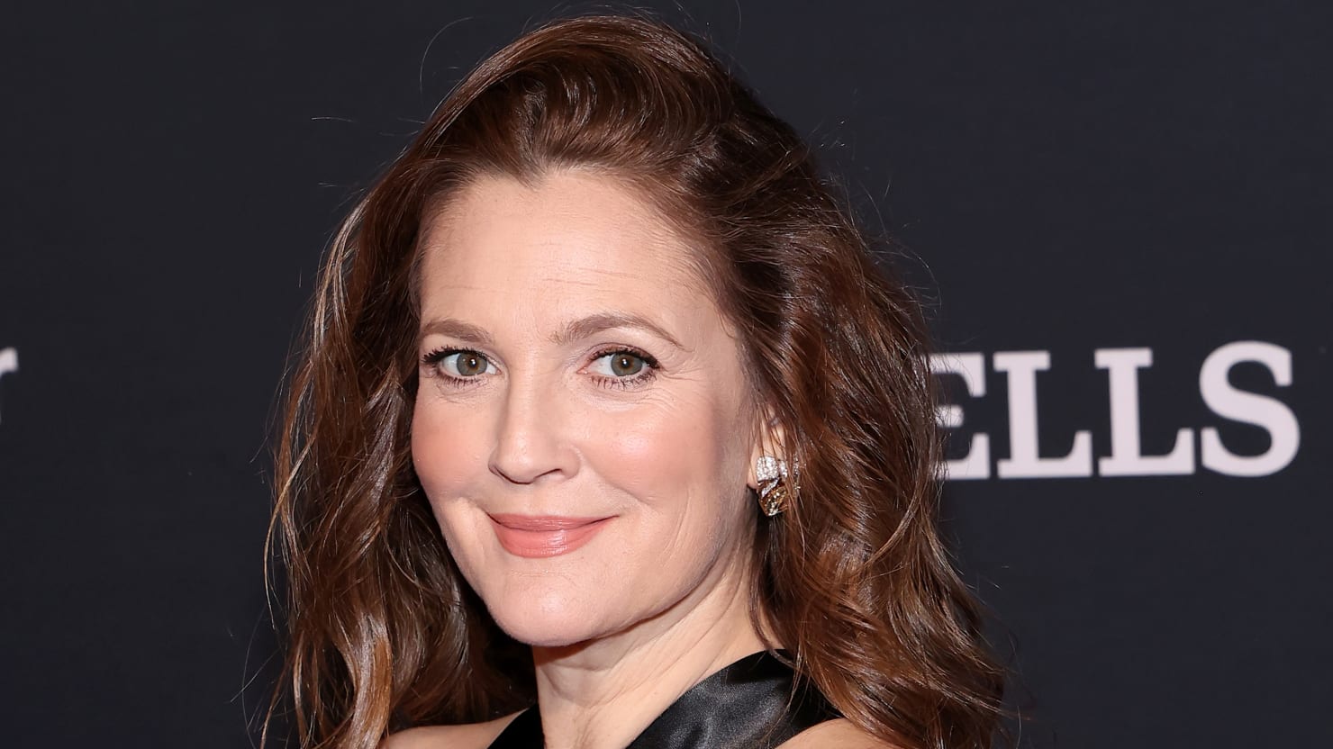 Drew Barrymore hits back at stories claiming she wishes her mother was dead