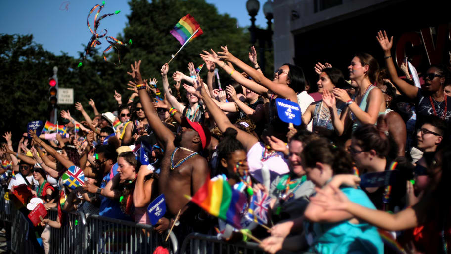 Washington Dc Pride Parade ‘gunshots Panic Caused By Mans Threat