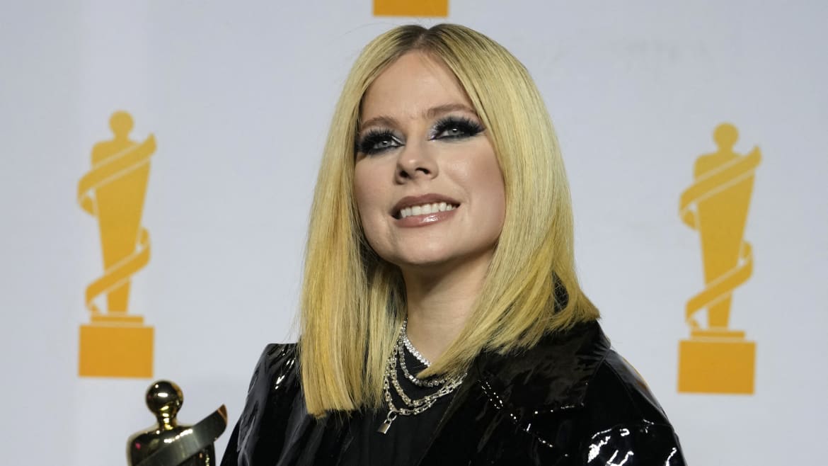 Avril Lavigne Tells Topless Protester to ‘Get the F*ck Off’ the Stage at Juno Awards