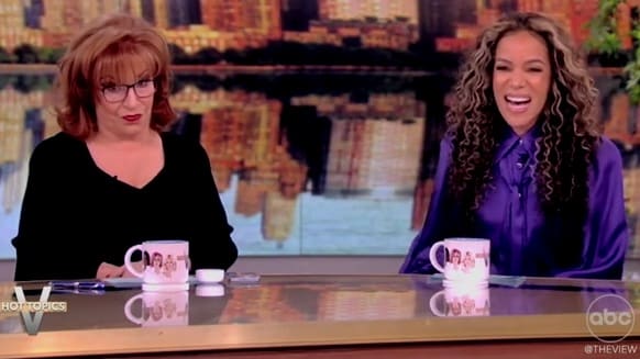 Joy Behar and Sunny Hostin discuss O.J. Simpson’s death on The View. 