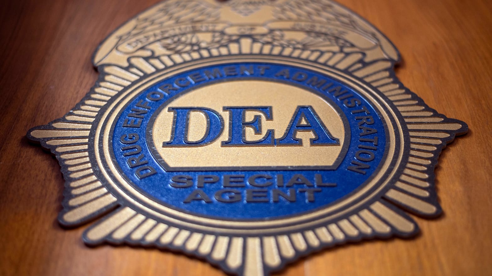 Crooked DEA Agent Sold Intel to Defense Attorneys, Feds Say