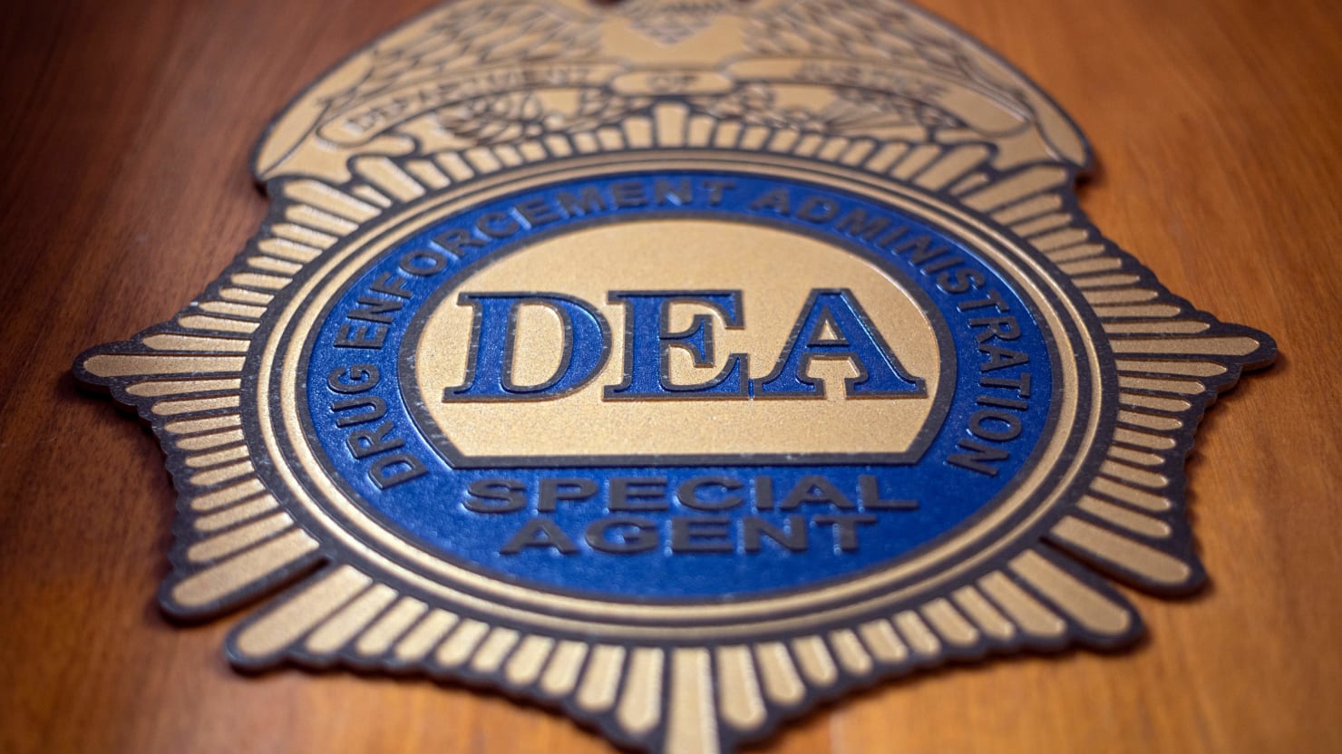 Un agent tordu de la DEA a vendu Intel à des avocats de la défense, selon le gouvernement fédéral