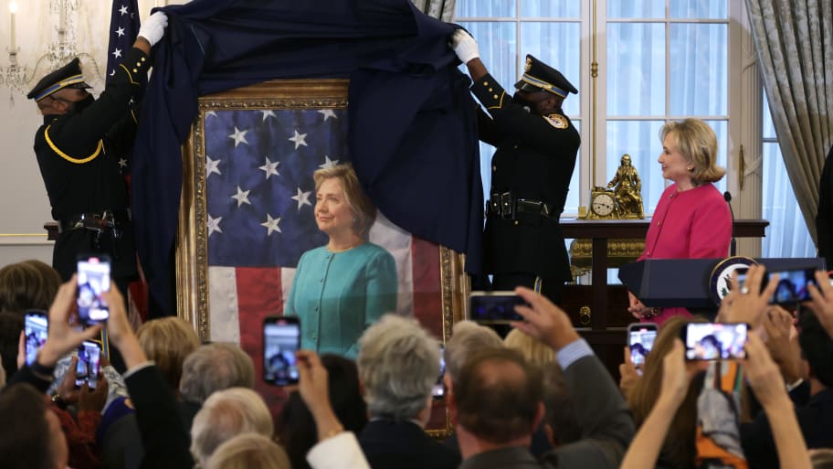 Hillary Clinton's officially portrait was unveiled at the State Department.