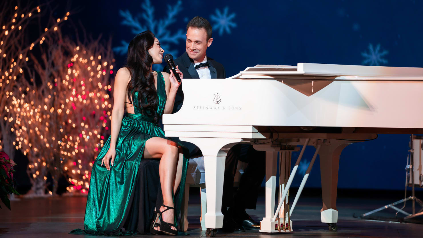 ‘Christmas With You’ on Netflix Review - Freddie Prinze, Jr. Rallies For Christmas Rom-Com