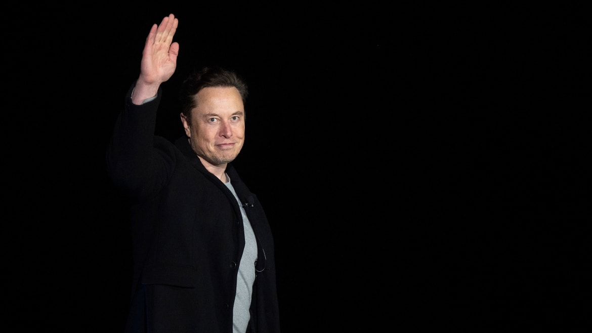 Kremlin Gushes Over Elon Musk as Heroic ‘Russian Officer’