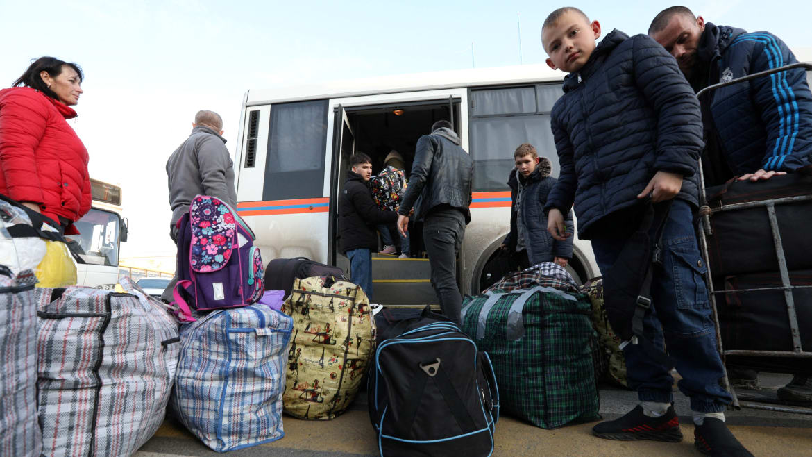 Russian Forces Follow the Nazi Playbook in Evacuation of Occupied Kherson