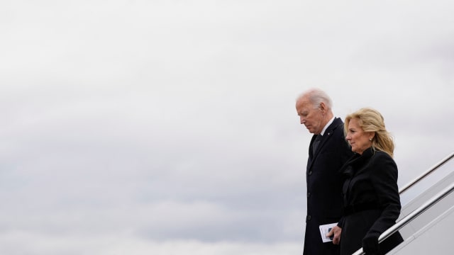 US President Joe Biden and First Lady Jill Biden disembark from Air Force One