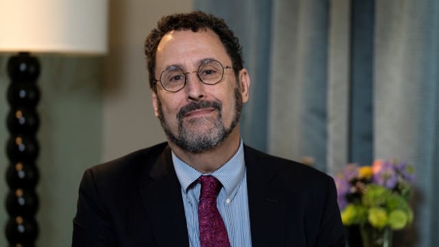 Tony Kushner has defended Jonathan Glazer’s speech at the Oscars about the war in Gaza as an “unimpeachable, irrefutable statement.”