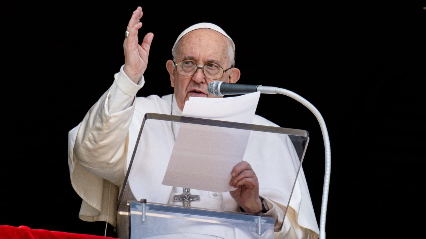 ينفي البابا فرانسيس مزاعم أن يوحنا بولس الثاني كان يبحث عن فتيات قاصرات مثل إيمانويل أورلاندي المفقودة