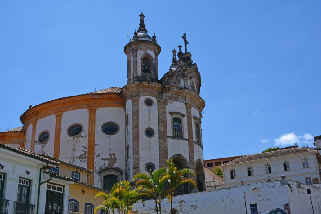 The facade of Igreja de Nossa Senhora do Rosário dos Homens Pretos.