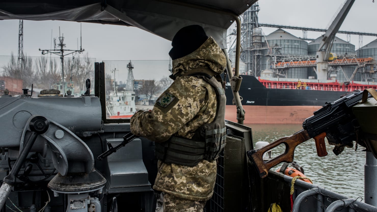 마리우폴 해전에서 우크라이나군이 러시아 해군 사령관 안드레이 발리를 사살했다.