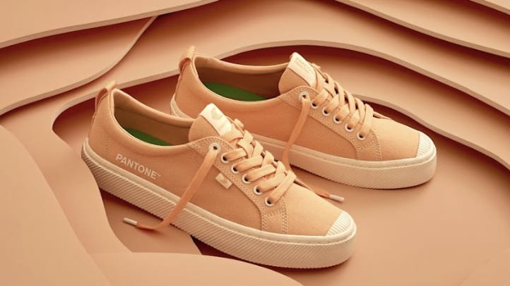 Shop celeb-loved Cariuma shoes in Color of the Year Peach Fuzz