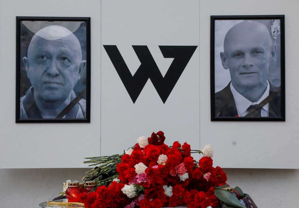 Photograph of the memorial of Yevgeny Prigozhin and Dmitry Utkin