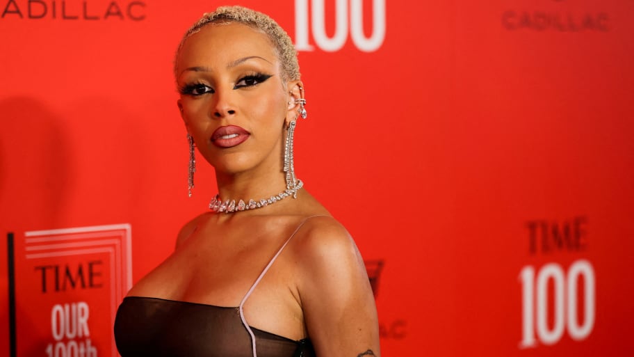 Doja Cat is allegedly being physically abused by her older brother, according to a court filing from their mom. 