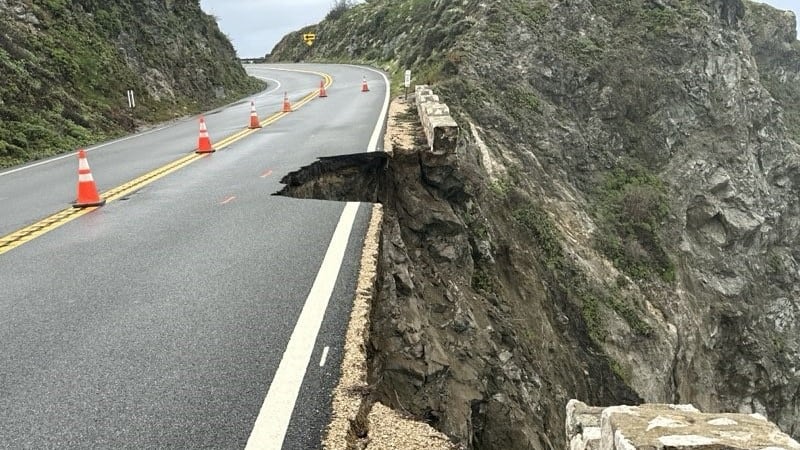 Missing chunk of Highway 1 in Big Sur