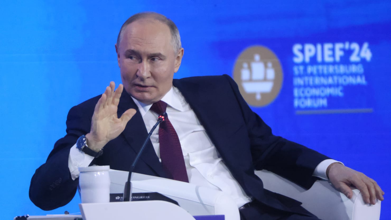 Vladimir Putin Publicly Mocks Advisor Who ‘Dozed’ Off at ‘Russian Davos’
