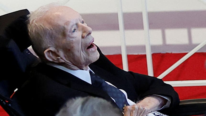 Frail and Faithful Jimmy Carter Attends Rosalynn’s Service