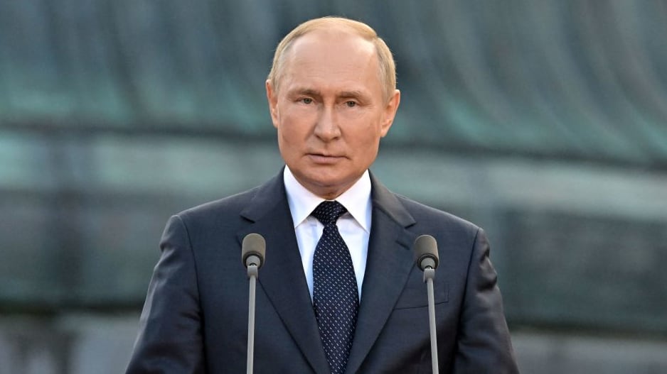Putin’s Megalomania Is to Blame For Massive ‘Strategic Errors’ in Ukraine, Says Top Spy