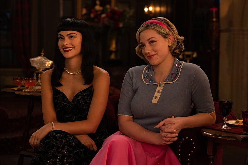 Photo still of amila Mendes as Veronica Lodge and Lili Reinhart as Betty Cooper in Riverdale