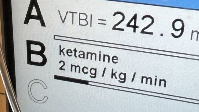 A screen shows the amount of ketamine a patient is receiving.