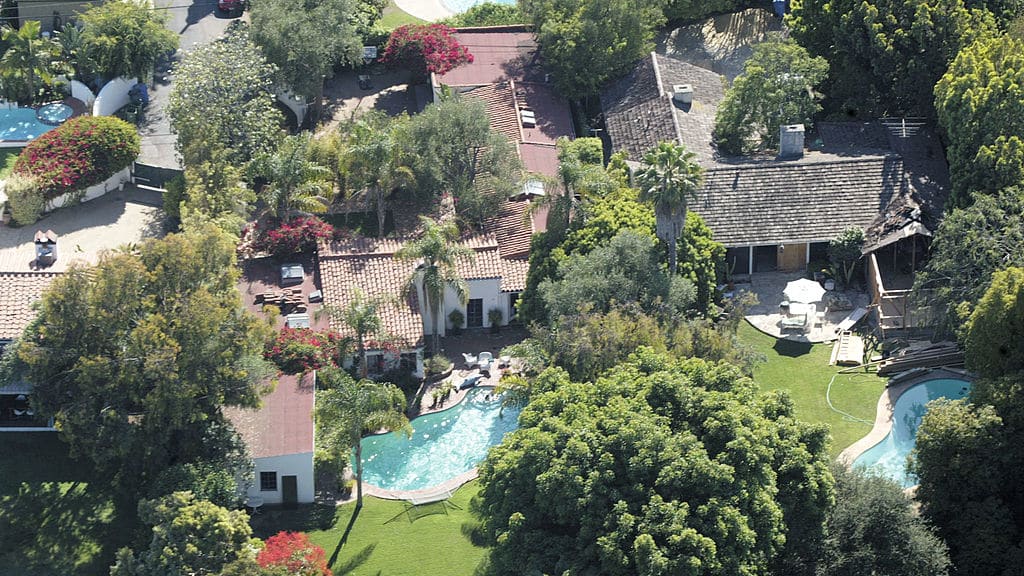 Heiress and TV Producer Hubby Sue for the Right to Tear Down Marilyn Monroe’s Home