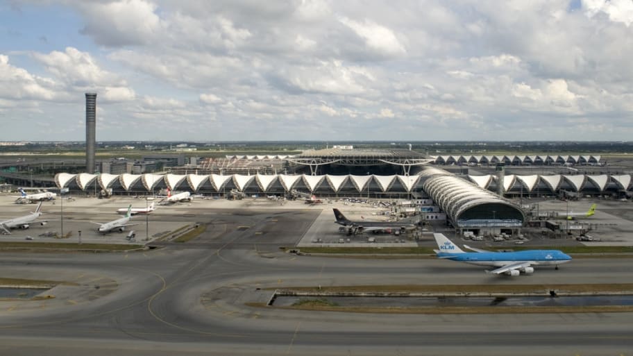 A mechanic was reportedly crushed to death by a glass elevator at Suvarnabhumi International Airport in Thailand. 