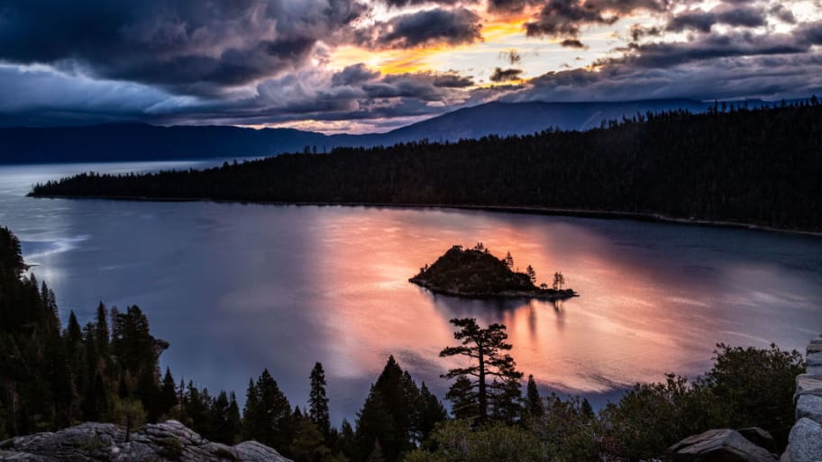 The Douglas County Sheriff’s Office in Nevada is warning about a prowler entering the hotel rooms of female guests and fondling their feet as they sleep near Lake Tahoe.