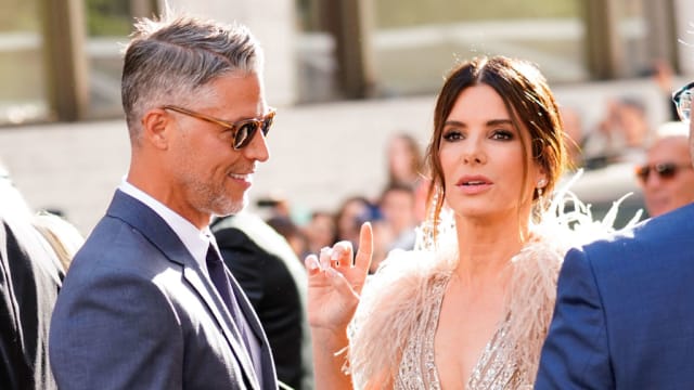 Sandra Bullock and Bryan Randall as they get out of a car ahead of the Oceans 8 World Premiere in 2018.