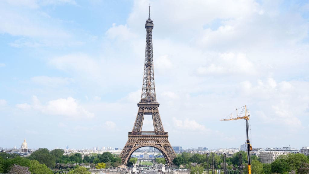 Rusko podezřelé z podvodu s rakví Eiffelovy věže