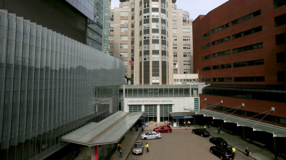 Massachusetts General Hospital surgeons have transplanted a genetically engineered kidney into a dialysis patient in a groundbreaking surgery.