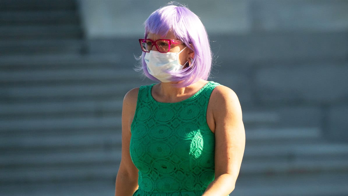 Senator Kyrsten Sinema Wore a Mint Green Wig. Cue the Stupid Sexism.