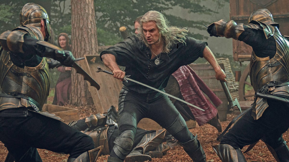 Still of Henry Cavill fighting in The Witcher.
