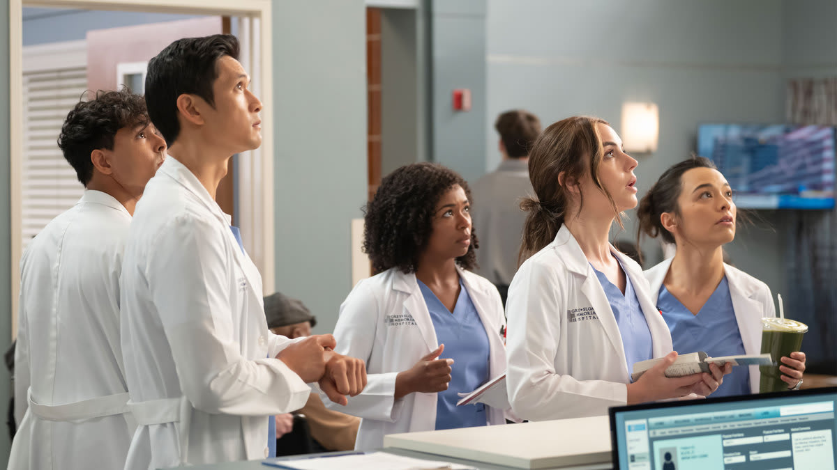 A group of interns gather in a still from ‘Grey’s Anatomy'