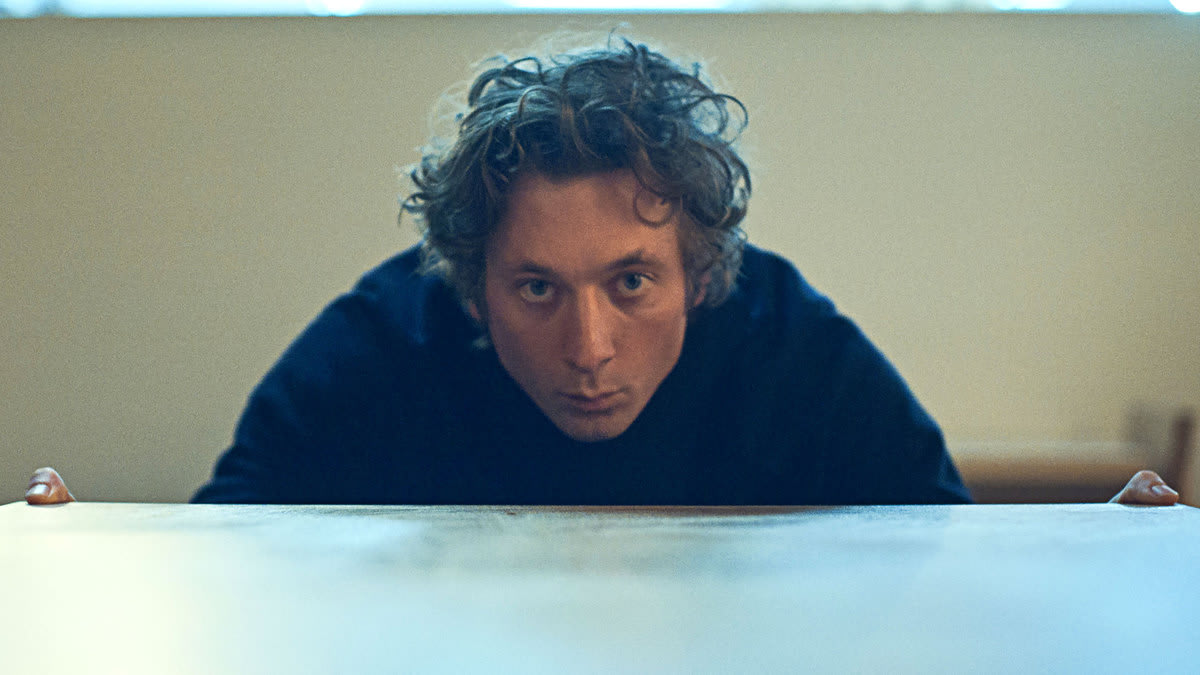 A photo still of Jeremy Allen White in 'The Bear'