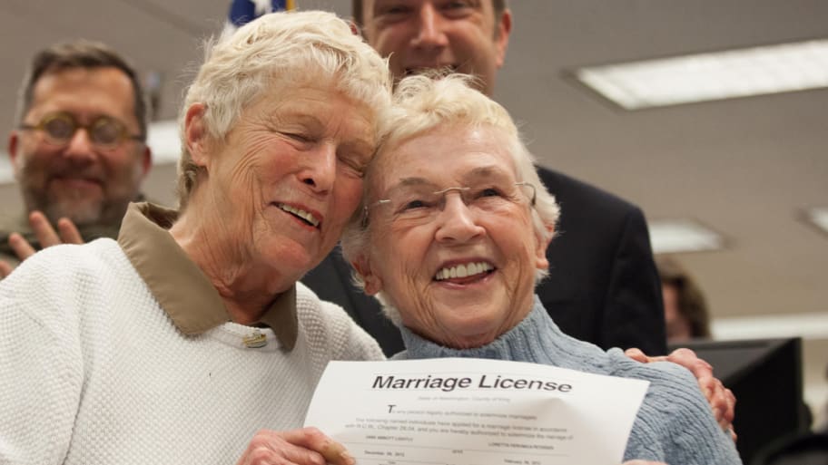 Wash Issues First Gay Marriage Licenses
