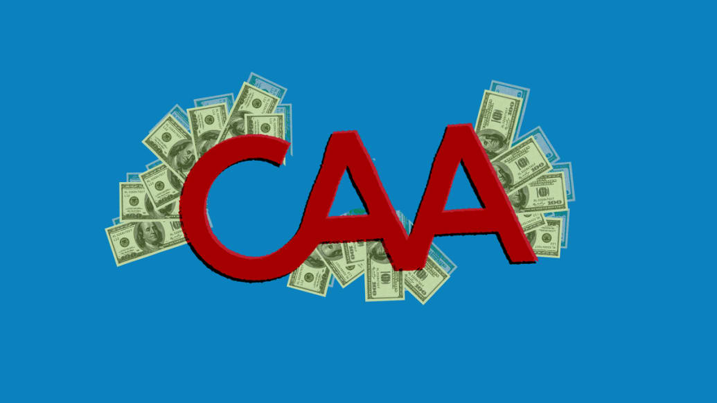 לוגו CAA מתואר במזומן.